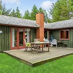Three-bedroom With A Fireplace 05 * ブラーバンド