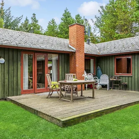 Three-bedroom With A Fireplace 05 * 布拉万德