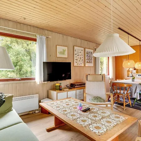 度假居 Three-bedroom With A Fireplace 05 *