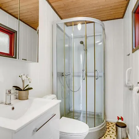 Three-bedroom Blavand With A Fireplace 05